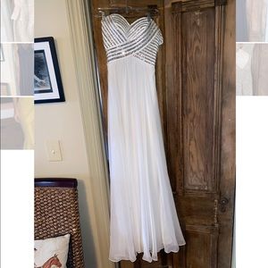 La Femme White Long Sweetheart Strapless Dress